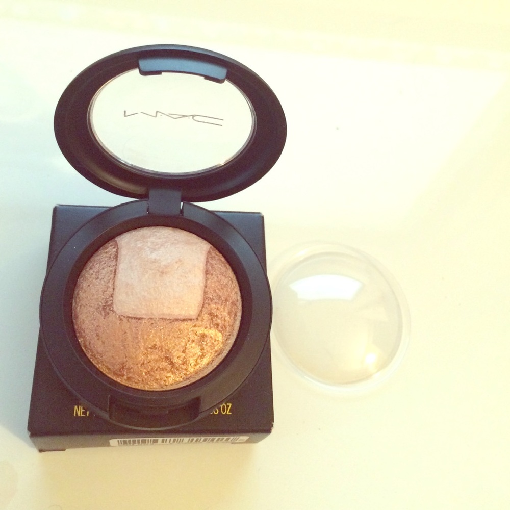 MAC Divine Night Exquisite Ego Mineralize Eyeshadow | Limited Edition